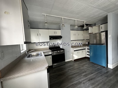 East Boston 3 Beds 2 Baths Boston - $4,150 No Fee