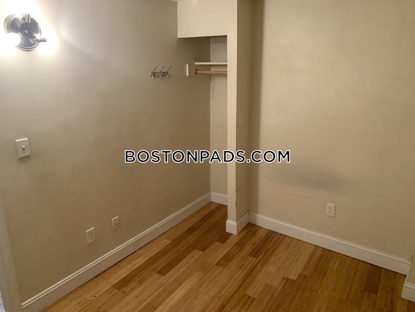 BOSTON - NORTH END - 2 Beds, 1 Bath - Image 4