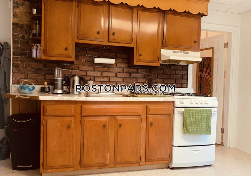 BOSTON - DORCHESTER/SOUTH BOSTON BORDER - 2 Beds, 1 Bath - Image 1