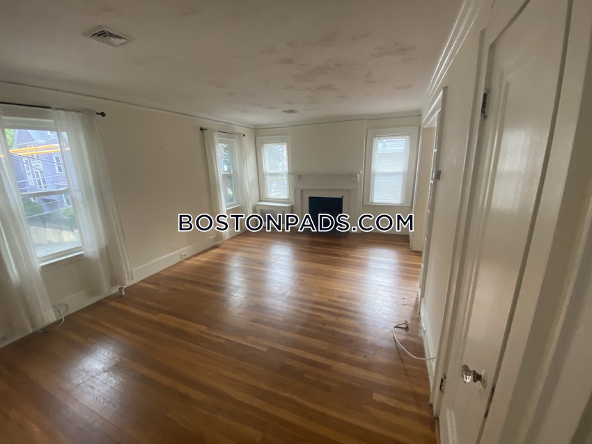 BROOKLINE- COOLIDGE CORNER - 4 Beds, 1.5 Baths - Image 7