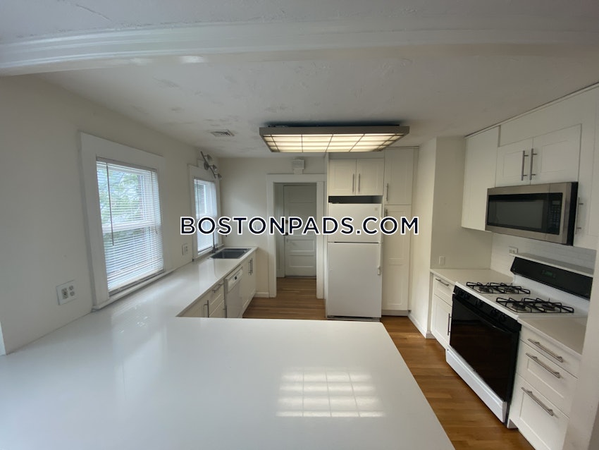 BROOKLINE- COOLIDGE CORNER - 4 Beds, 1.5 Baths - Image 9