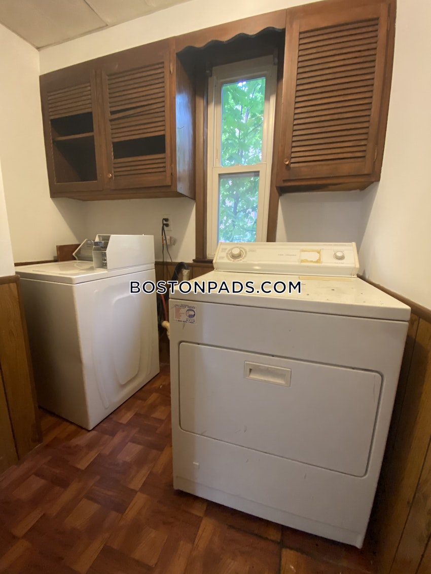 BOSTON - LOWER ALLSTON - 3 Beds, 1 Bath - Image 9