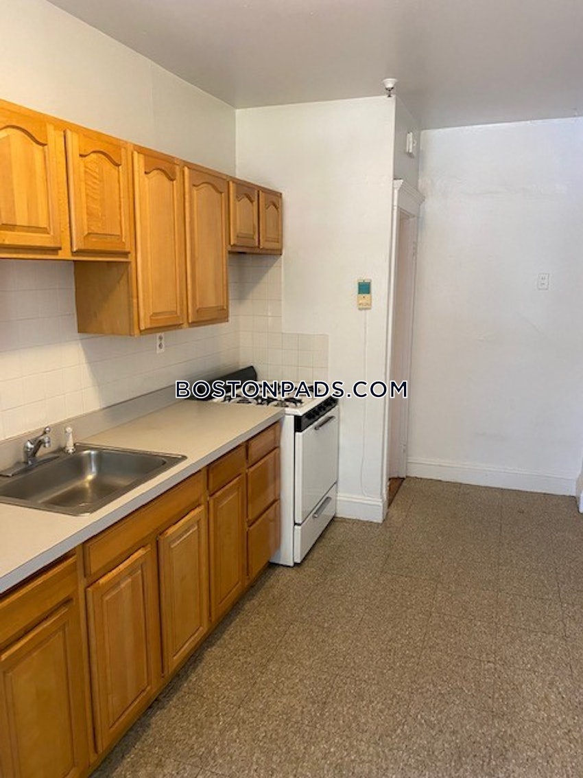 BOSTON - BRIGHTON- WASHINGTON ST./ ALLSTON ST. - 3 Beds, 1 Bath - Image 3