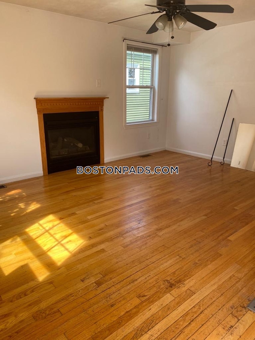 BOSTON - MISSION HILL - 3 Beds, 2.5 Baths - Image 9