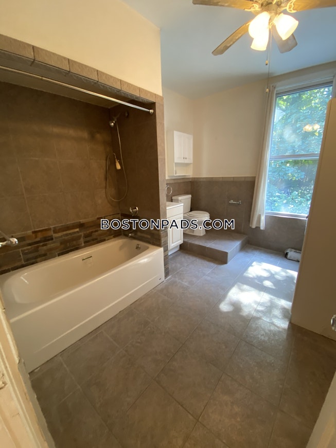 Boston - $3,800+ /mo