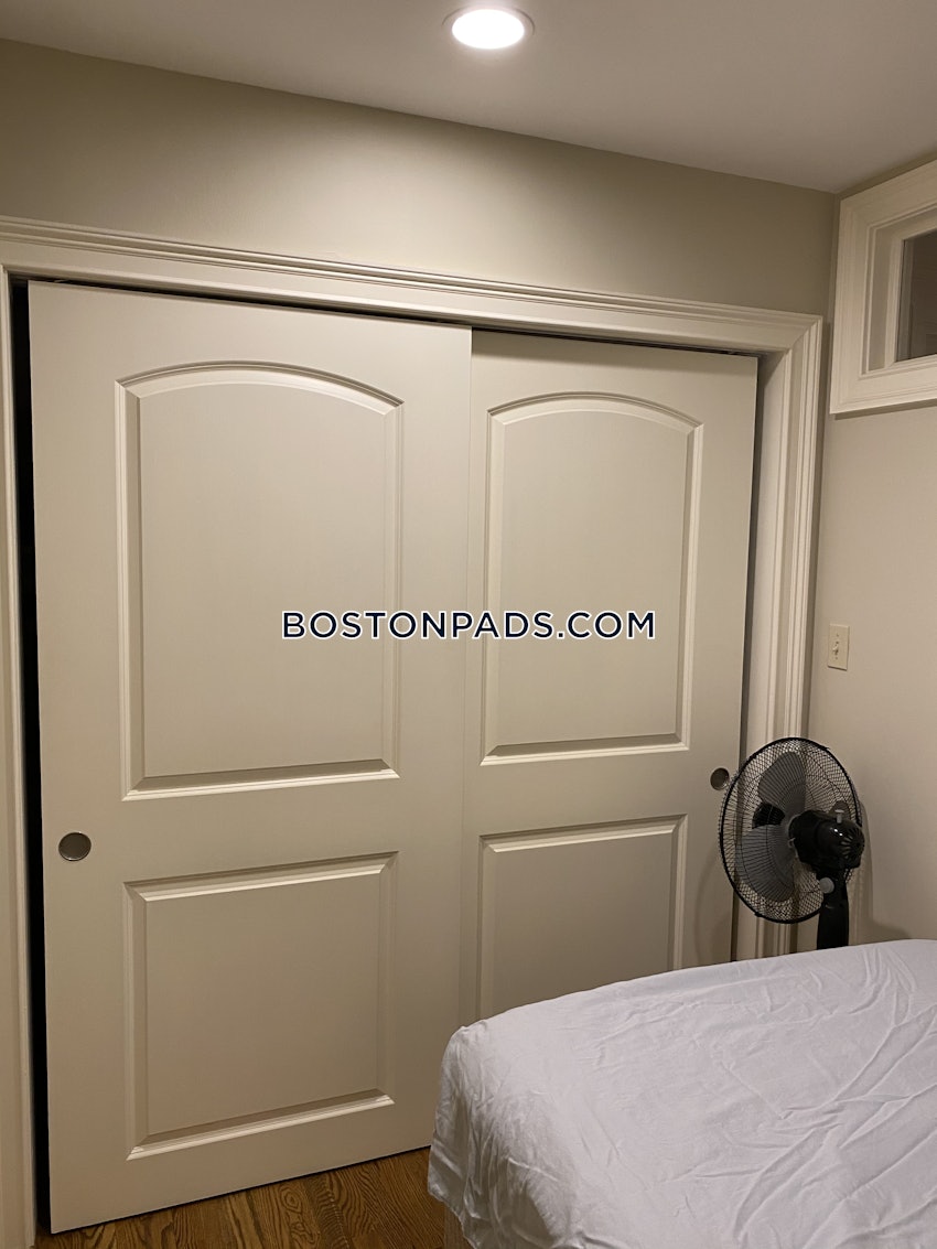 BOSTON - BACK BAY - 1 Bed, 1 Bath - Image 2