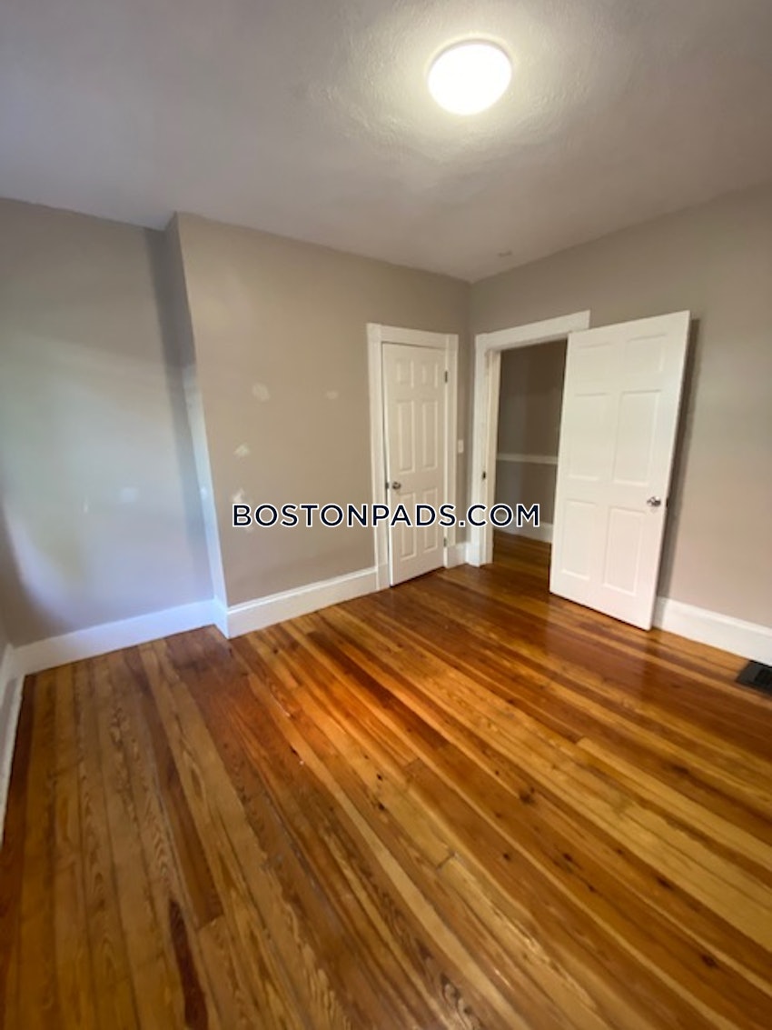 BOSTON - HYDE PARK - 3 Beds, 1 Bath - Image 13