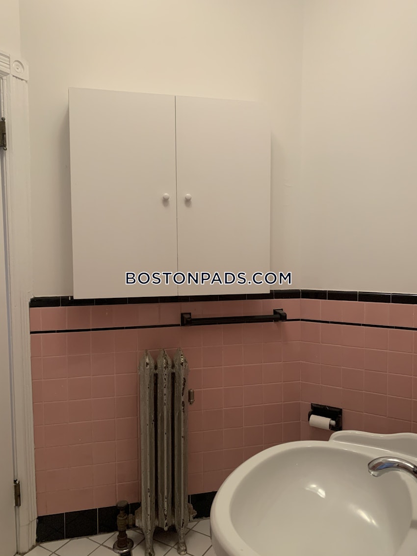 BOSTON - BACK BAY - 1 Bed, 1 Bath - Image 9