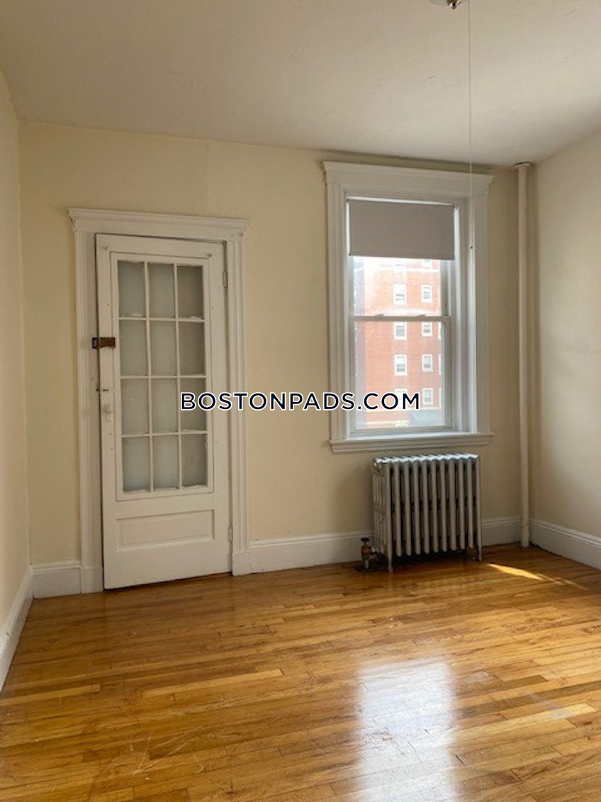Boston - $2,100+ /month