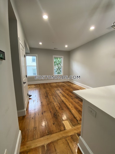 Boston - 2 Beds, 1 Baths