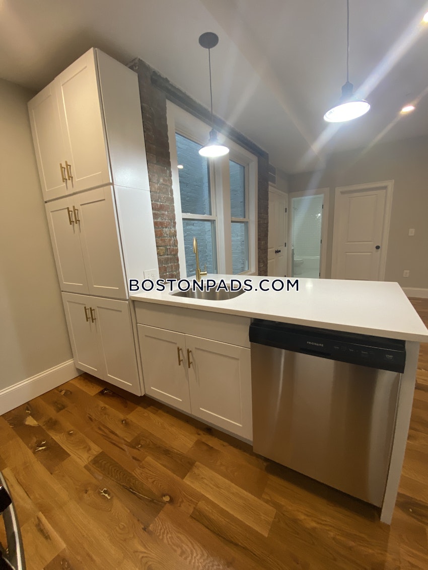 BOSTON - EAST BOSTON - BREMEN ST. PARK/AIRPORT STATION - 3 Beds, 2 Baths - Image 3