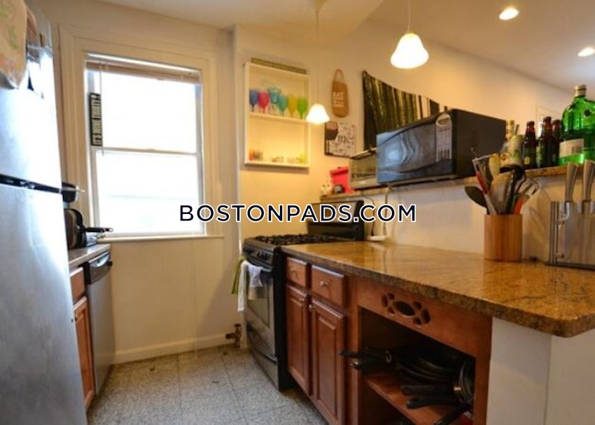 BOSTON - BRIGHTON - OAK SQUARE - 4 Beds, 1 Bath - Image 1