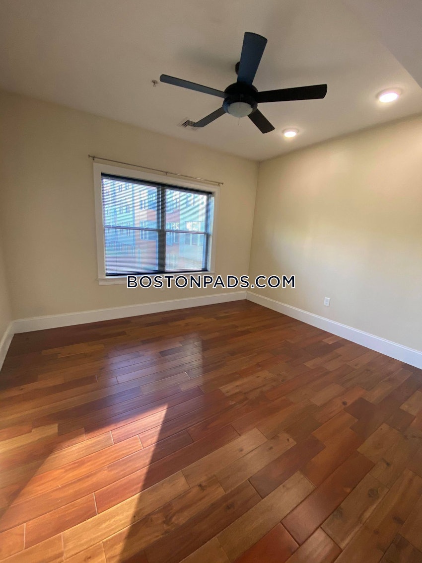 BOSTON - CHARLESTOWN - 4 Beds, 2 Baths - Image 11