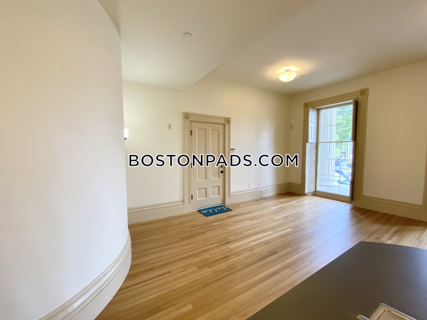 BOSTON - FORT HILL - 2 Beds, 1 Bath - Image 36