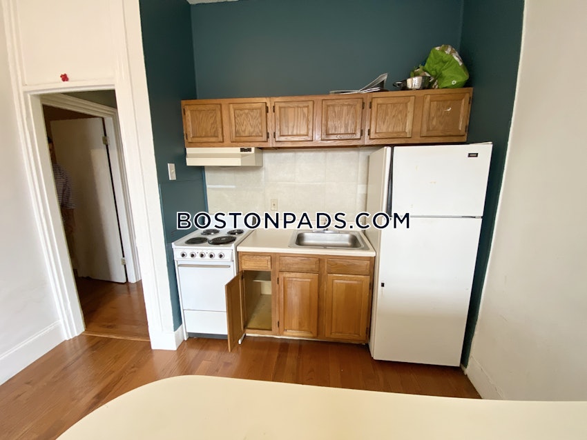 BOSTON - ALLSTON - 1 Bed, 1 Bath - Image 4