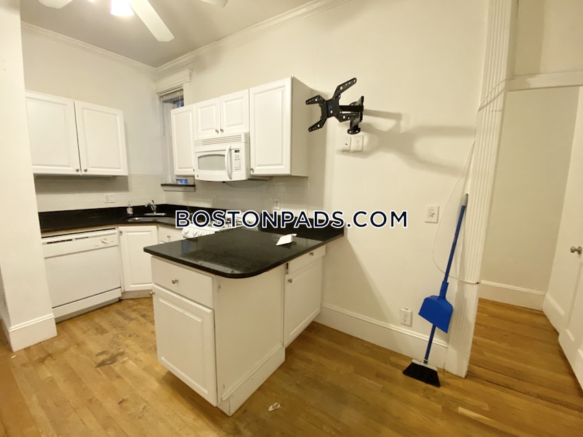 BOSTON - NORTHEASTERN/SYMPHONY - 3 Beds, 1 Bath - Image 4