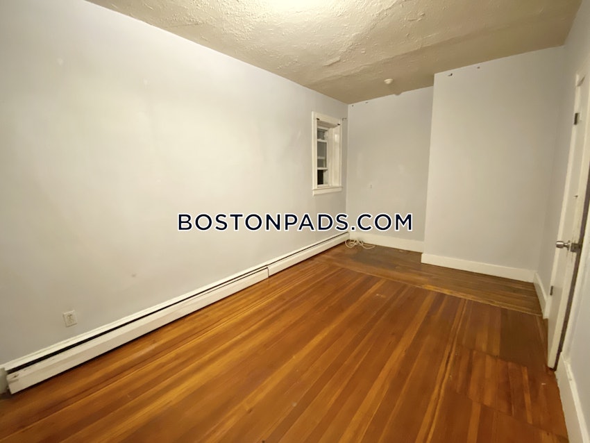 BOSTON - MISSION HILL - 3 Beds, 1 Bath - Image 10