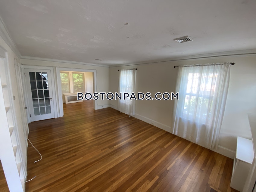 BROOKLINE- COOLIDGE CORNER - 4 Beds, 1.5 Baths - Image 25