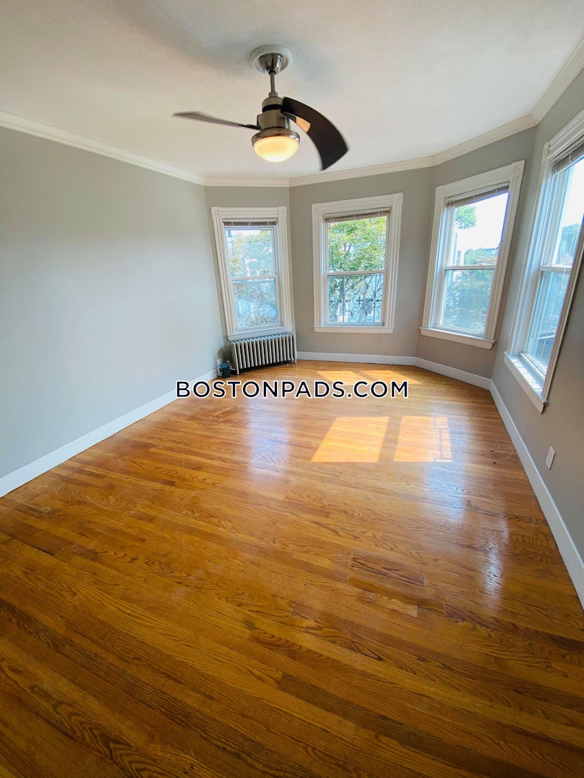 BOSTON - DORCHESTER/SOUTH BOSTON BORDER - 3 Beds, 1 Bath - Image 5