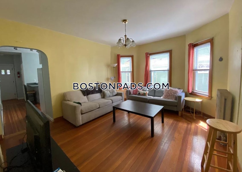 SOMERVILLE - TUFTS - 4 Beds, 2 Baths - Image 1