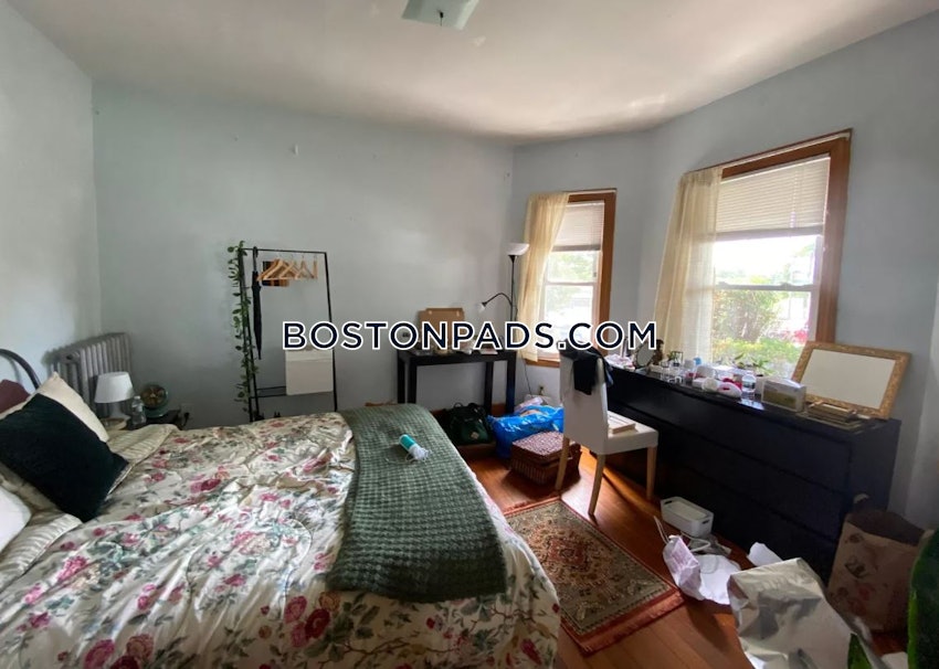 SOMERVILLE - TUFTS - 4 Beds, 2 Baths - Image 10