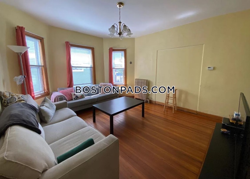 SOMERVILLE - TUFTS - 4 Beds, 2 Baths - Image 2