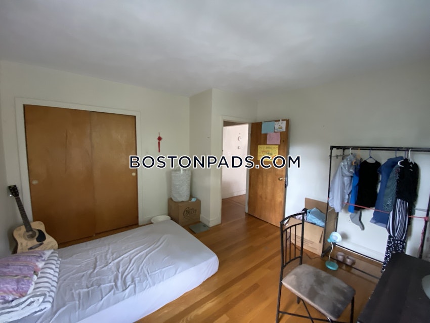 BROOKLINE - BEACONSFIELD - 2 Beds, 1 Bath - Image 3