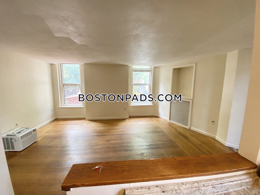 BROOKLINE - CLEVELAND CIRCLE - 3 Beds, 1 Bath - Image 1