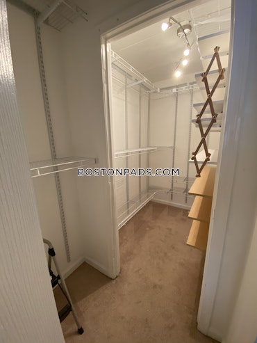 Boston - 2 Beds, 2 Baths