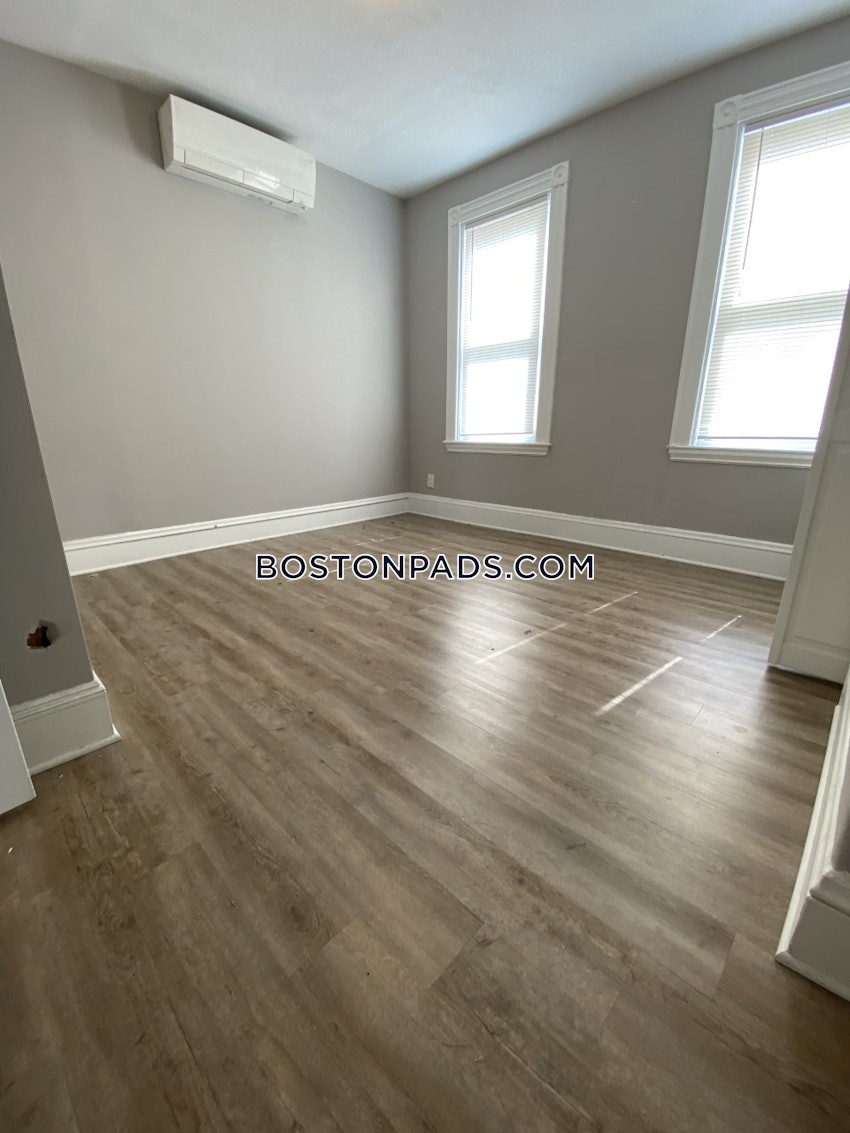 BOSTON - SOUTH BOSTON - ANDREW SQUARE - 4 Beds, 2 Baths - Image 4