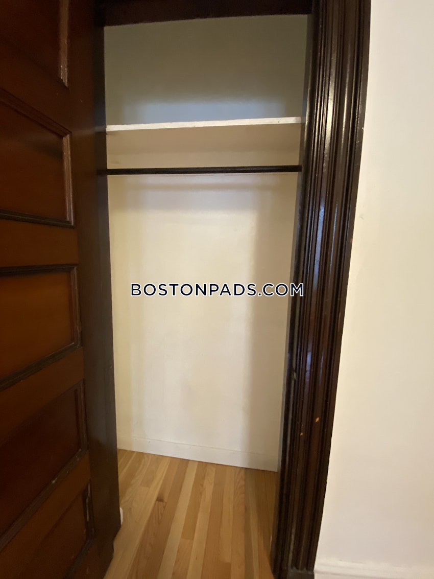 BOSTON - MISSION HILL - 3 Beds, 1 Bath - Image 6