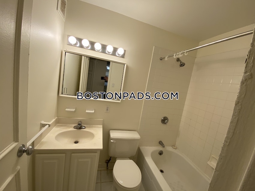 BROOKLINE- BOSTON UNIVERSITY - 2 Beds, 2 Baths - Image 34