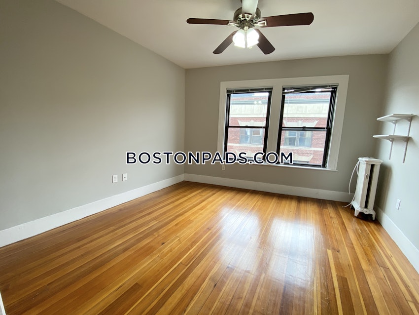 BROOKLINE- COOLIDGE CORNER - Studio , 1 Bath - Image 4