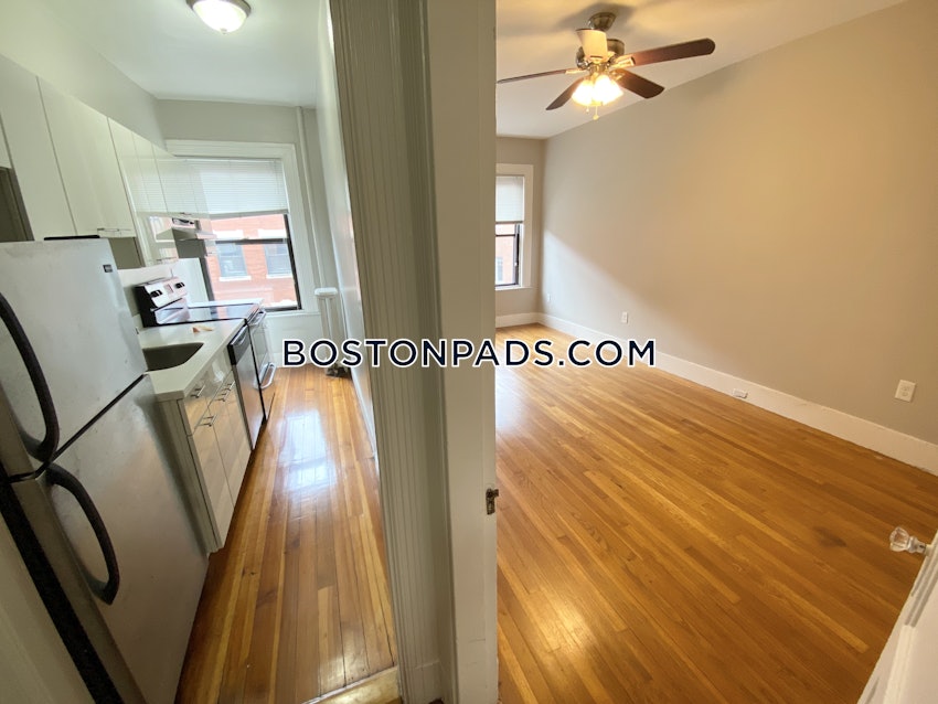 BROOKLINE- COOLIDGE CORNER - Studio , 1 Bath - Image 4