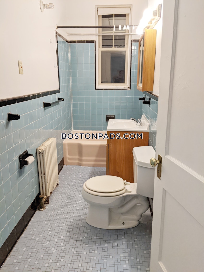 BROOKLINE - BEACONSFIELD - 2 Beds, 1 Bath - Image 13