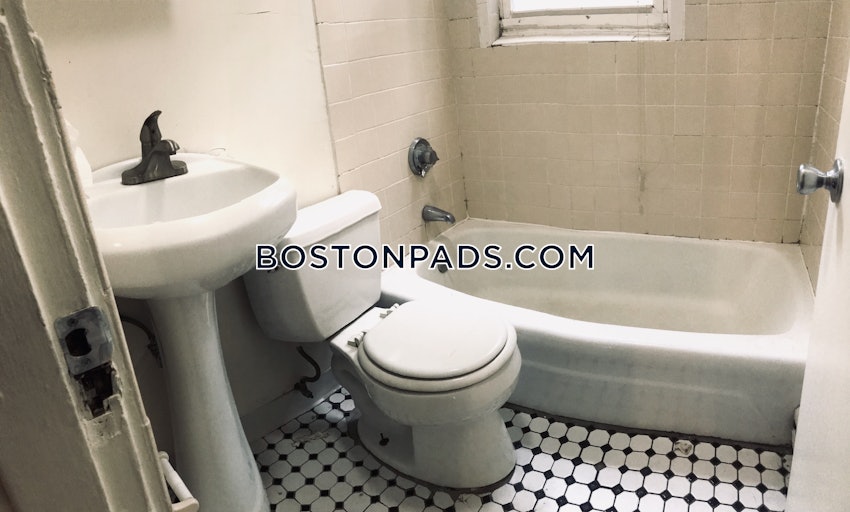 BOSTON - MISSION HILL - 3 Beds, 1 Bath - Image 14