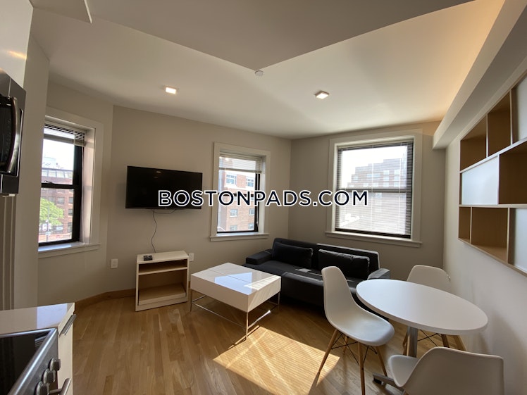 Mount Auburn St., Cambridge