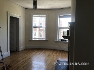 Cambridge 1 Bed 1 Bath  Harvard Square - $2,500 50% Fee