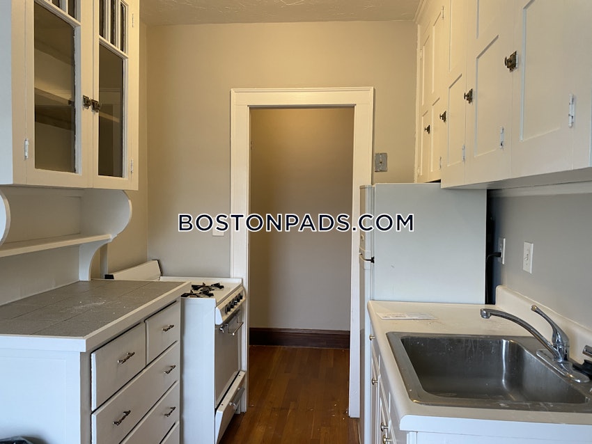 SOMERVILLE - TUFTS - 1 Bed, 1 Bath - Image 35