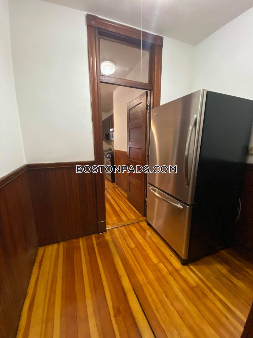 BOSTON - JAMAICA PLAIN - JAMAICA POND/PONDSIDE - 4 Beds, 1 Bath - Image 11