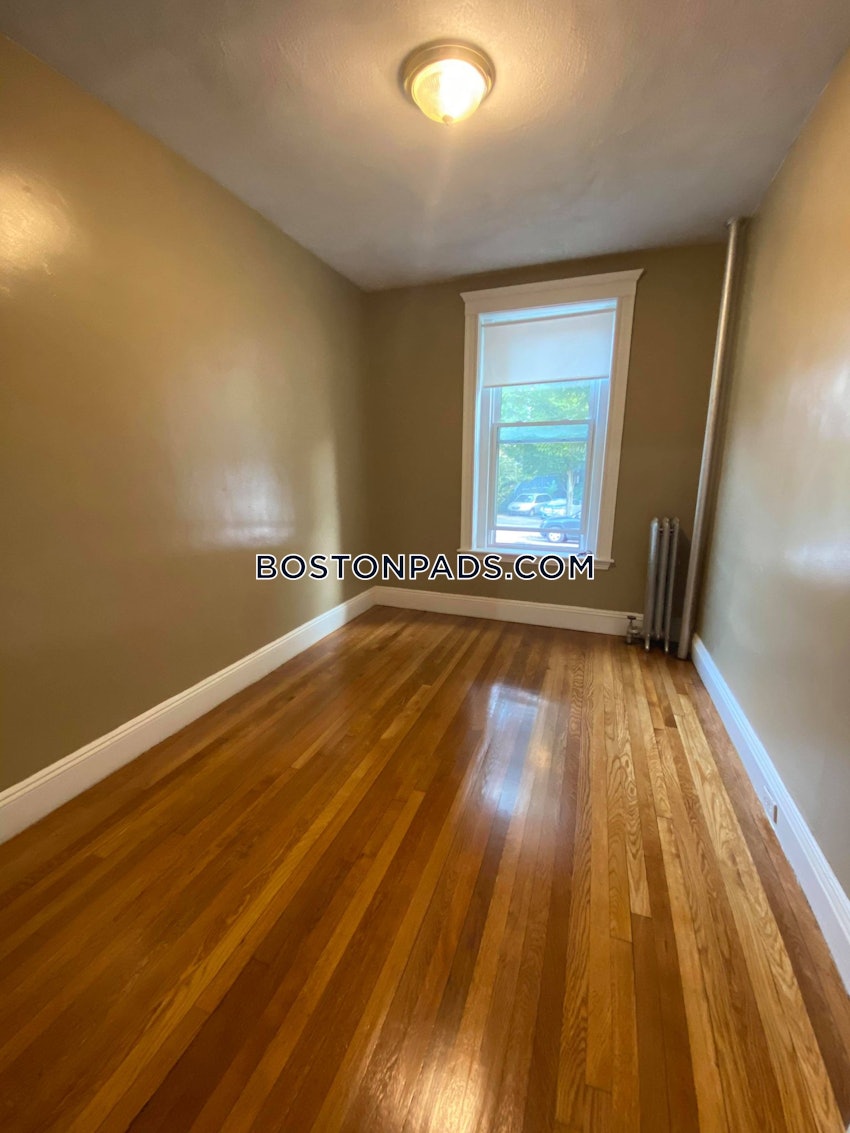 BOSTON - JAMAICA PLAIN - JAMAICA POND/PONDSIDE - 4 Beds, 1 Bath - Image 18