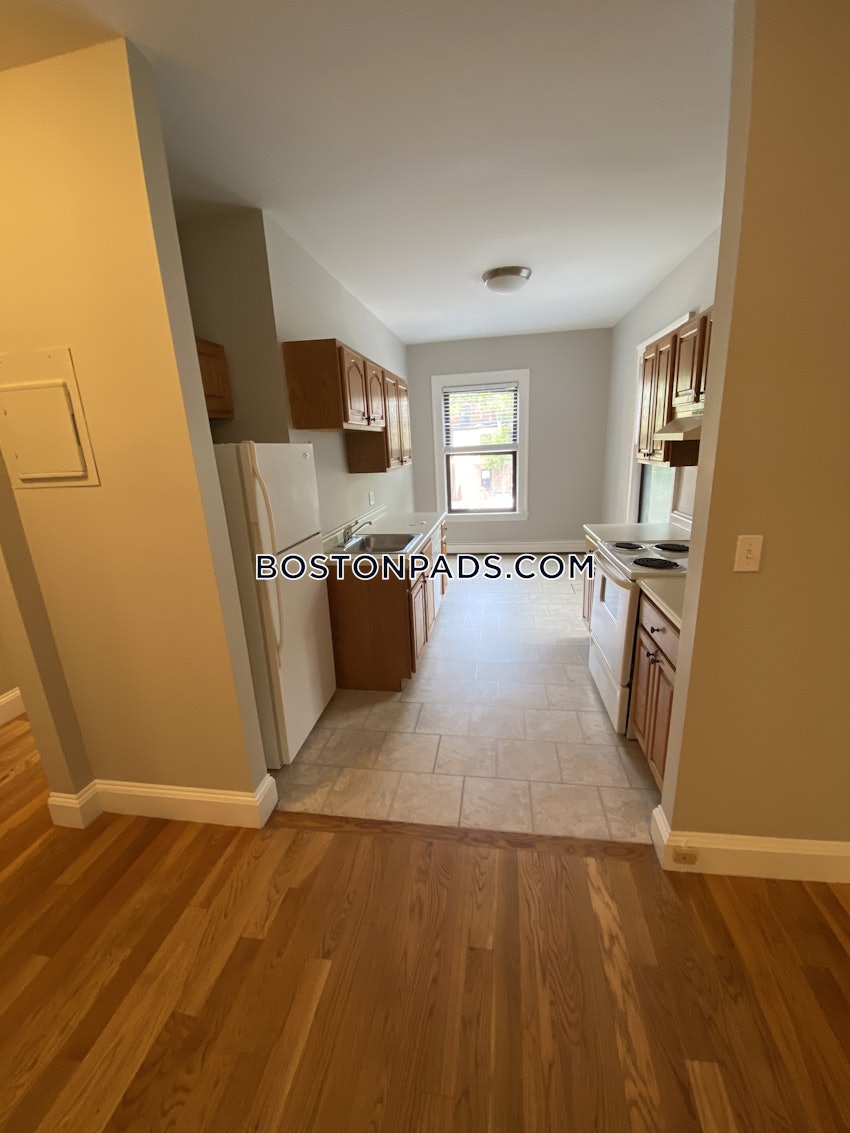 BROOKLINE- COOLIDGE CORNER - 2 Beds, 1 Bath - Image 2