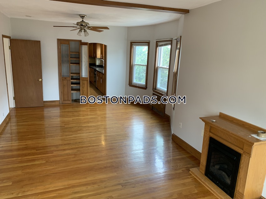 MEDFORD - TUFTS - 5 Beds, 2 Baths - Image 3