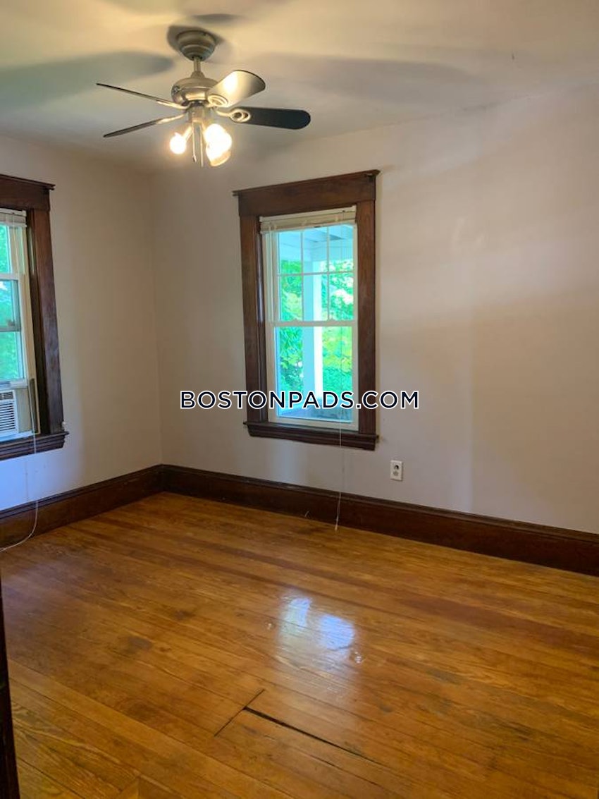 MELROSE - 2 Beds, 1 Bath - Image 6