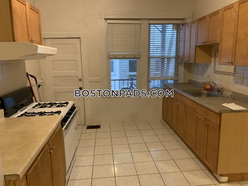 BOSTON - BRIGHTON - OAK SQUARE - 2 Beds, 1 Bath - Image 1