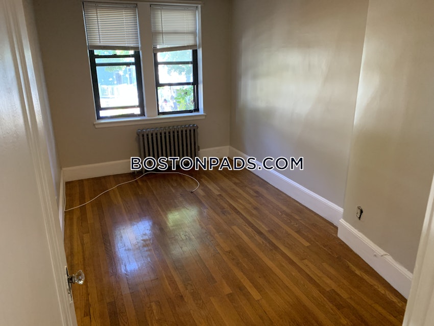 MEDFORD - WELLINGTON - 1 Bed, 1 Bath - Image 5