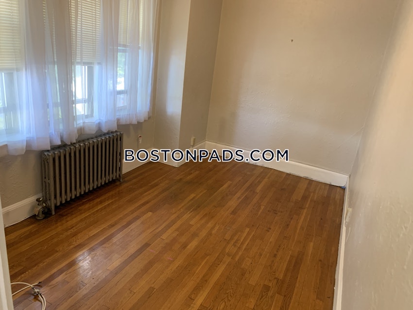 MEDFORD - WELLINGTON - 1 Bed, 1 Bath - Image 4