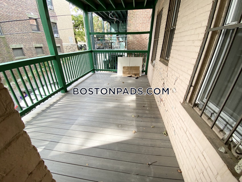 BOSTON - BRIGHTON - CLEVELAND CIRCLE - 4 Beds, 2 Baths - Image 17