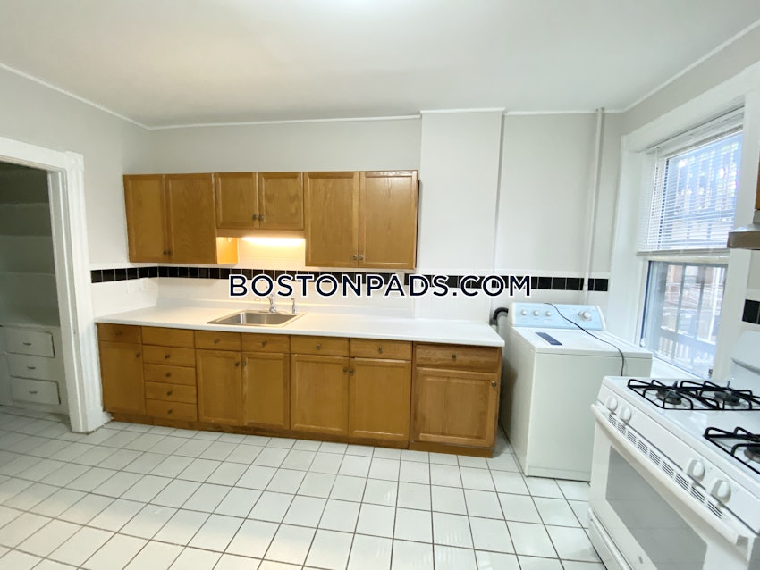 BOSTON - BRIGHTON - CLEVELAND CIRCLE - 4 Beds, 2 Baths - Image 15