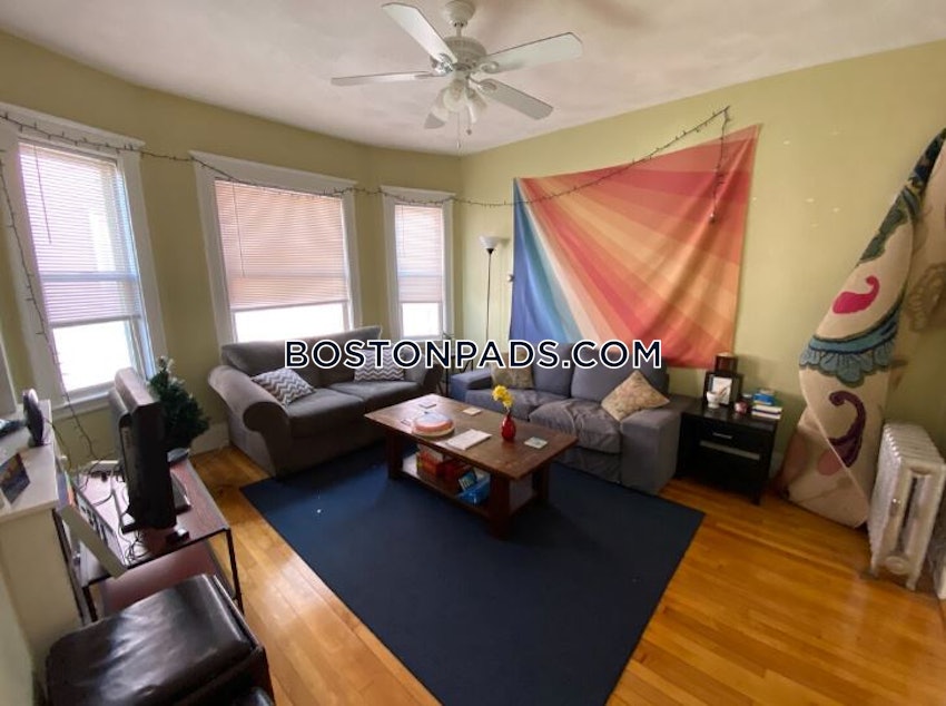 MEDFORD - TUFTS - 3 Beds, 1 Bath - Image 7